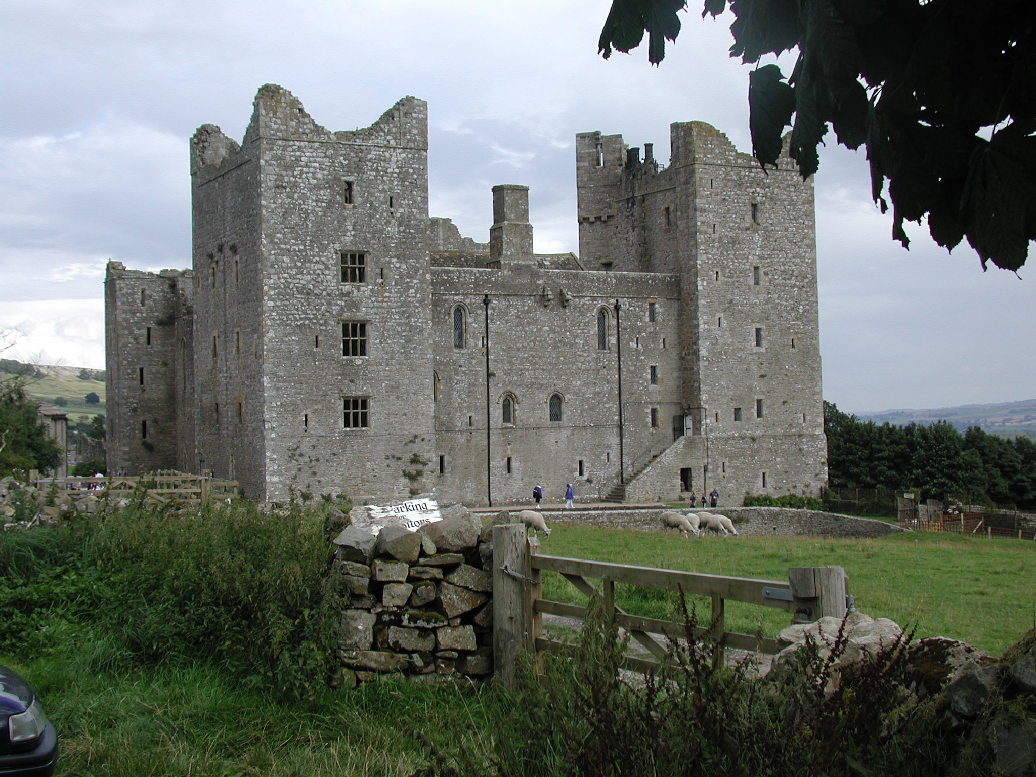 FileBolton Castle.JPG Wikipedia