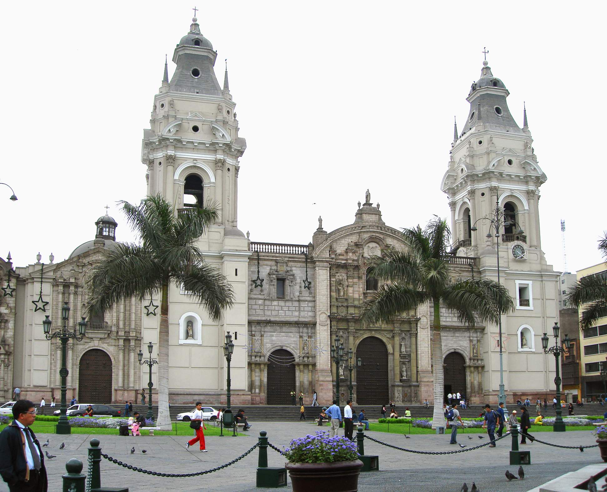 FileLima.Catedral.JPG Wikimedia Commons