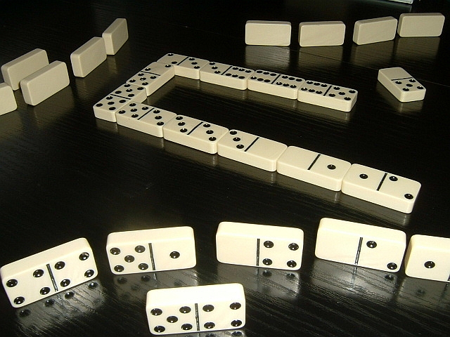 Dominoes - Wikipedia