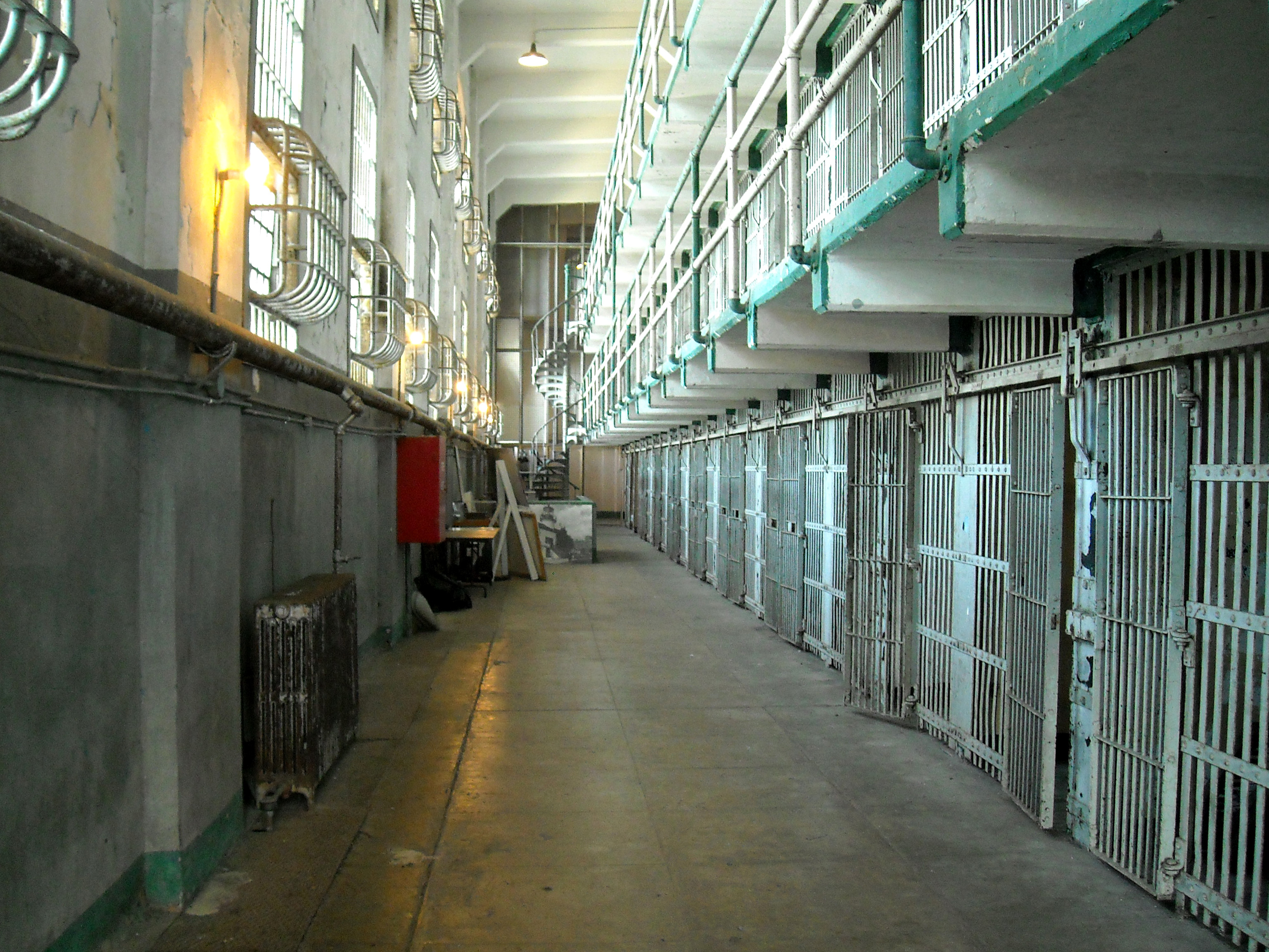 FileAlcatraz Inside the Main Cellhouse (4409974876).jpg Wikimedia