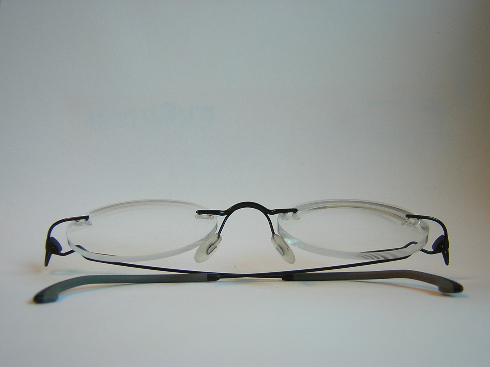 FileNo frame glasses.JPG