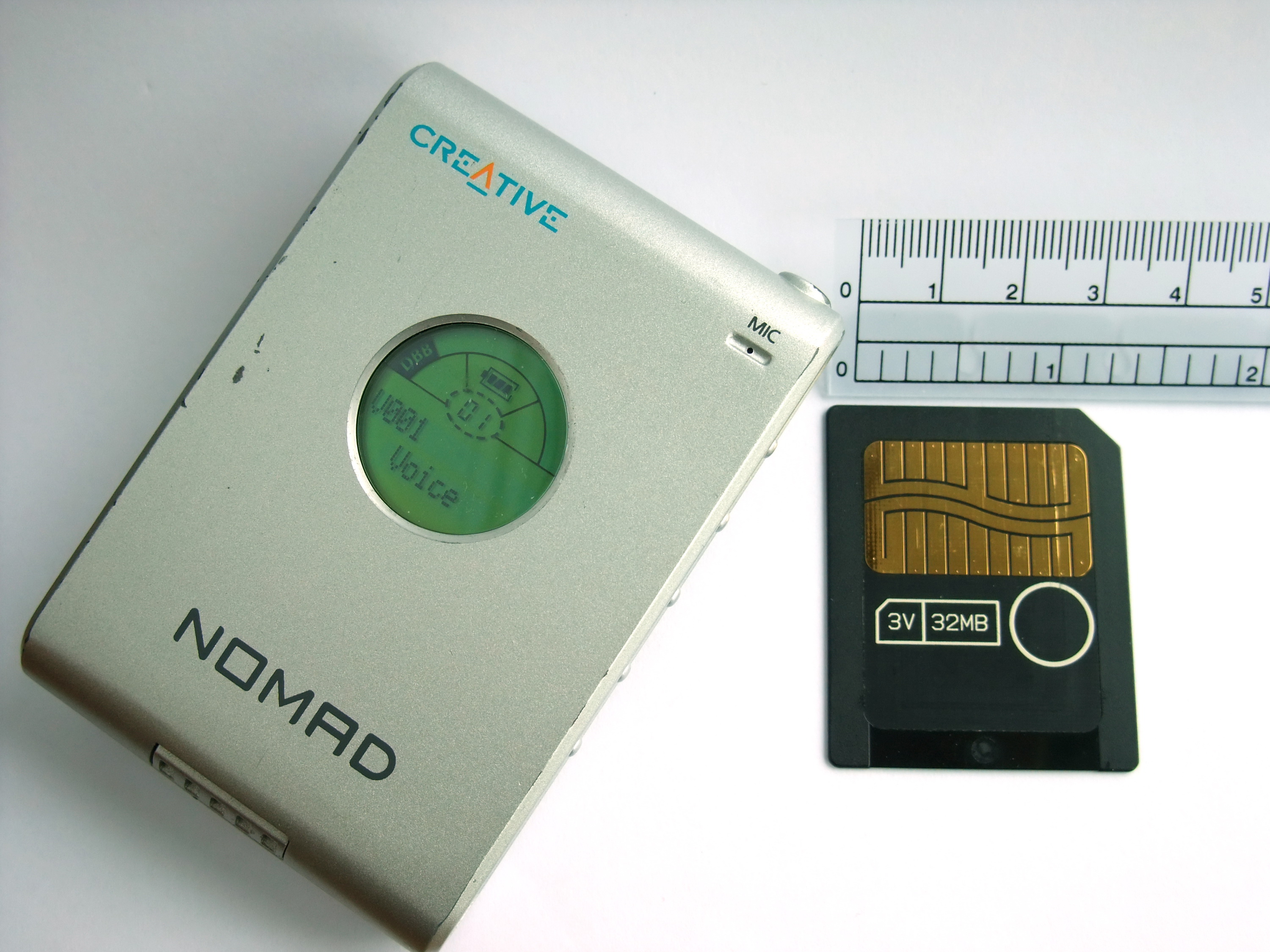 FileCreative Nomad MP3 Player.JPG Wikimedia Commons