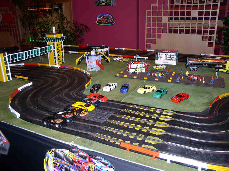 FileScalextric1.jpg Wikipedia