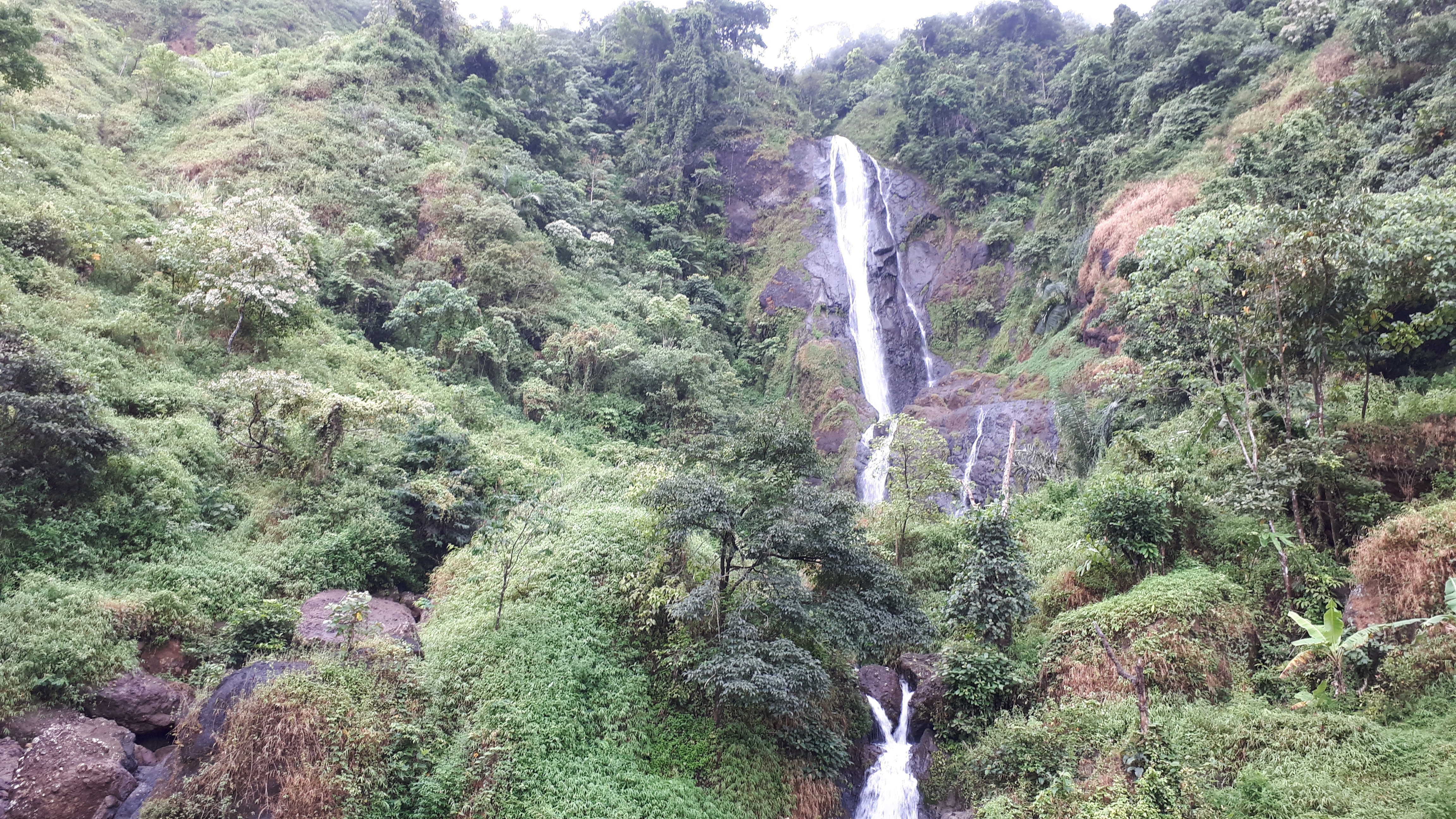File:curug Cibadak Garut.jpg - Wikimedia Commons