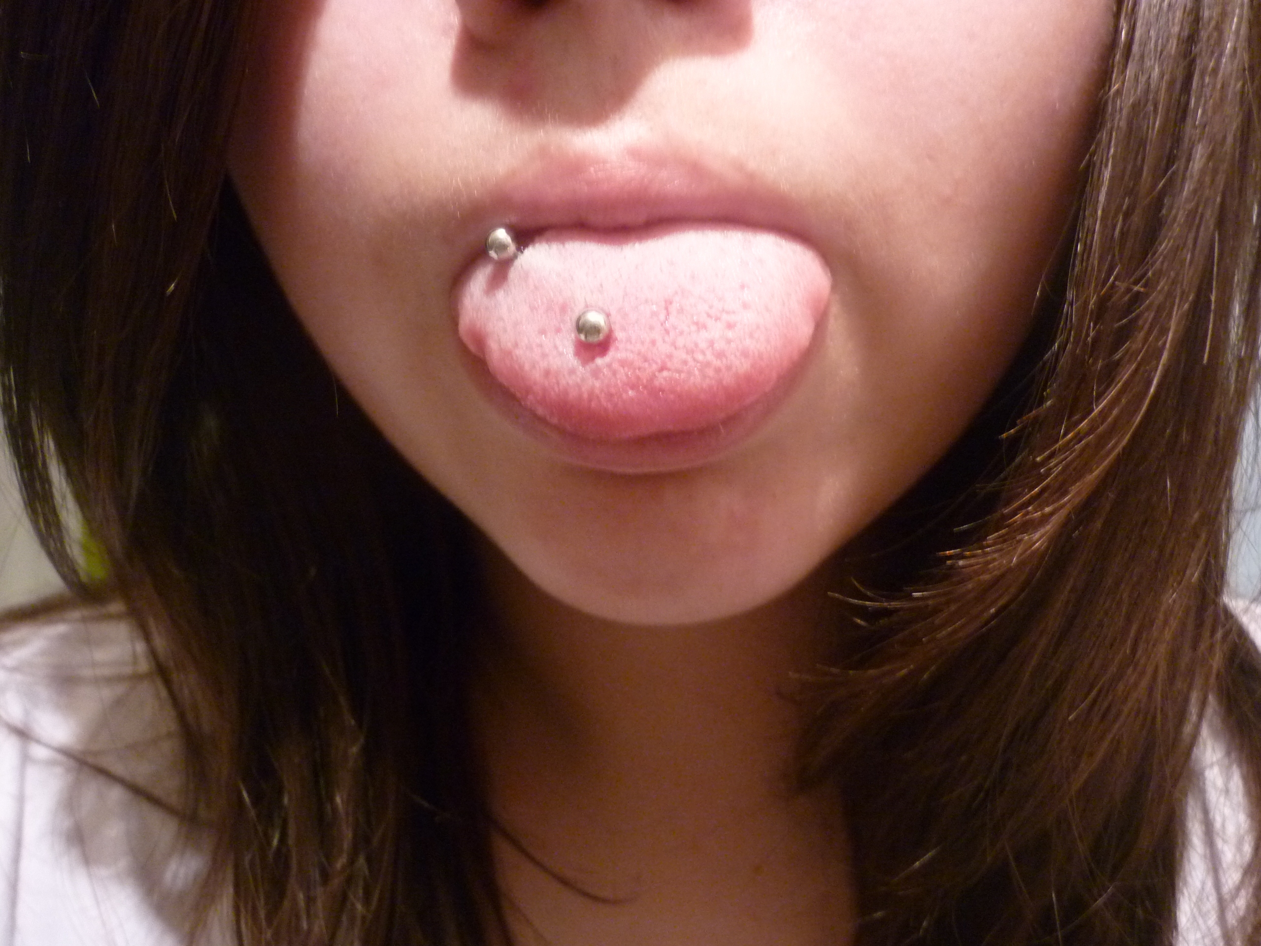 File:piercing Banano.jpg - Wikimedia Commons