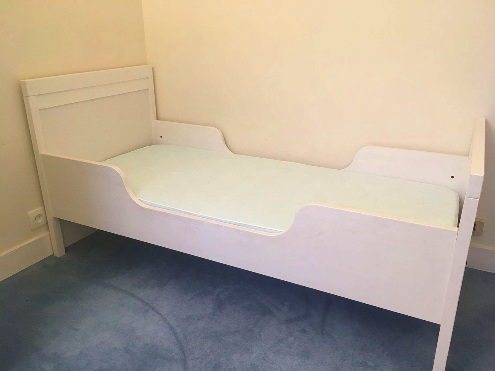 Lit pour enfant IKEA Sundvik blanc + matelas sur Gens de Confiance