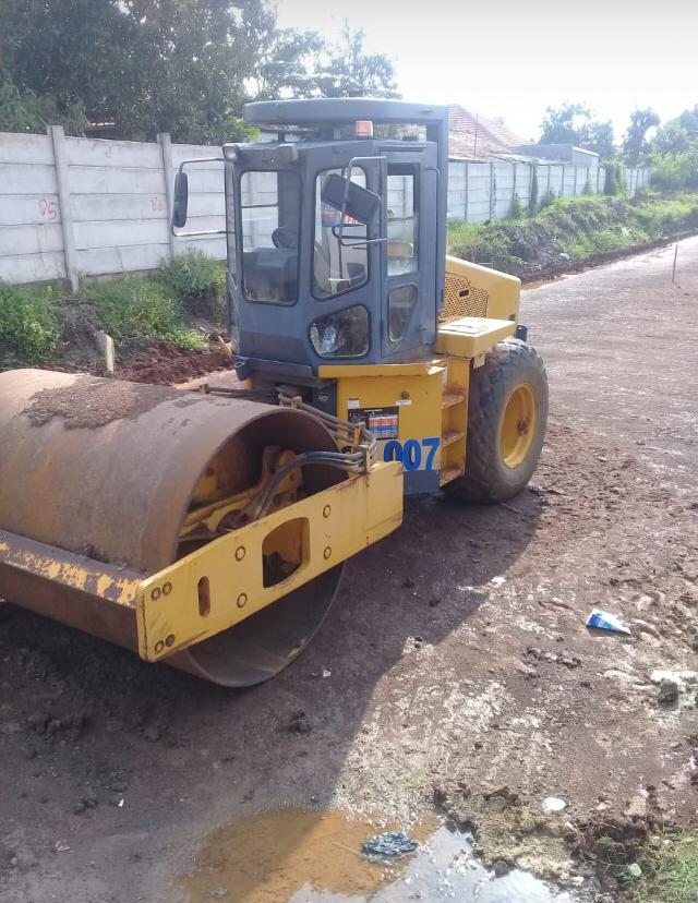 Sewa 10t Vibro Roller Volvo SD100D C Trek trek.id