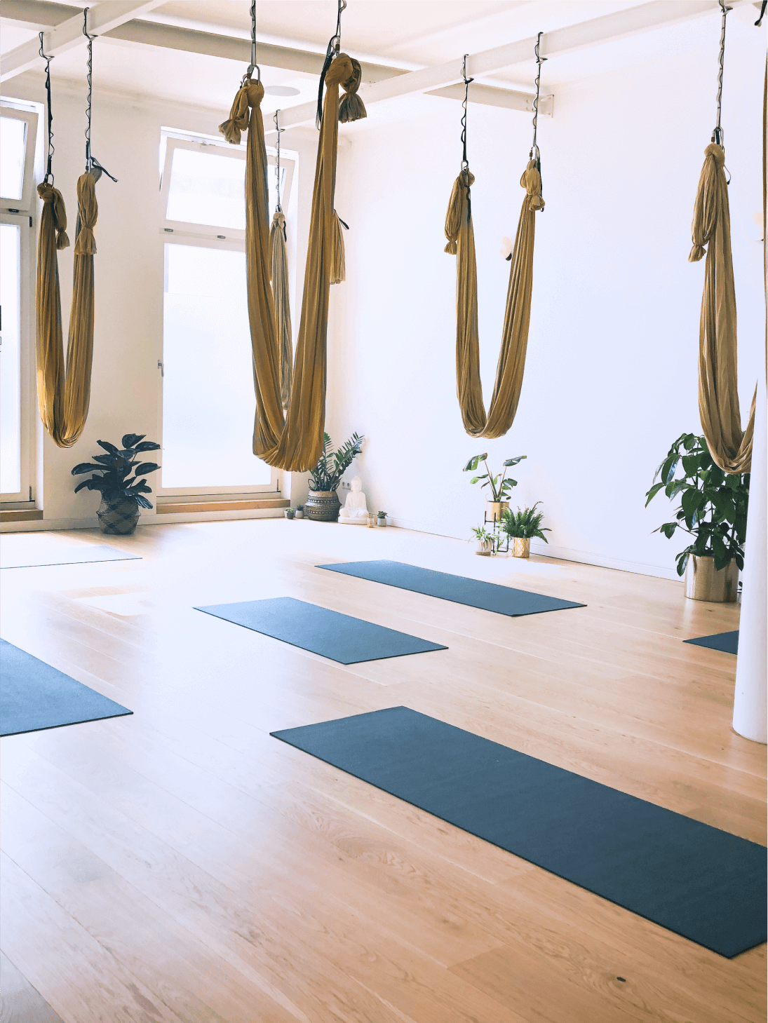 Modernes Yogastudio in Berlin Friedrichshain deine Selfcare Oase