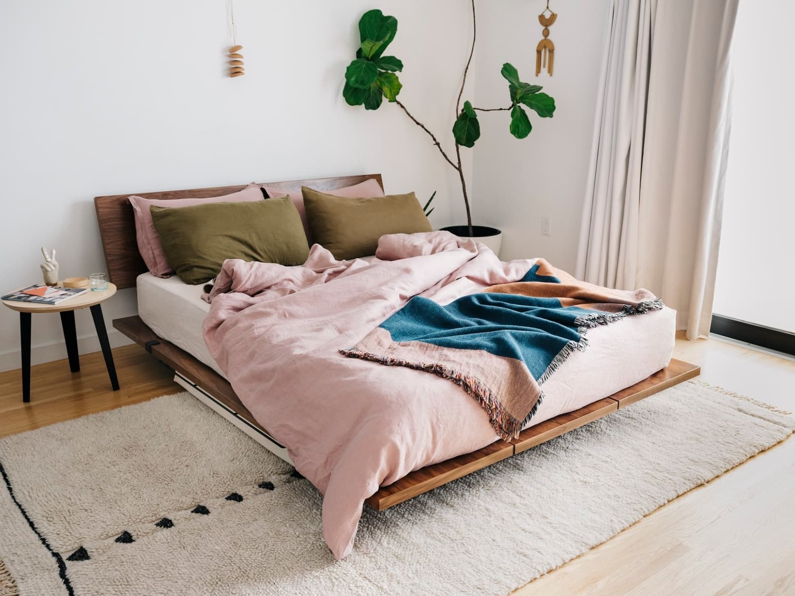 Discover Joybird Alternatives on Living Cozy