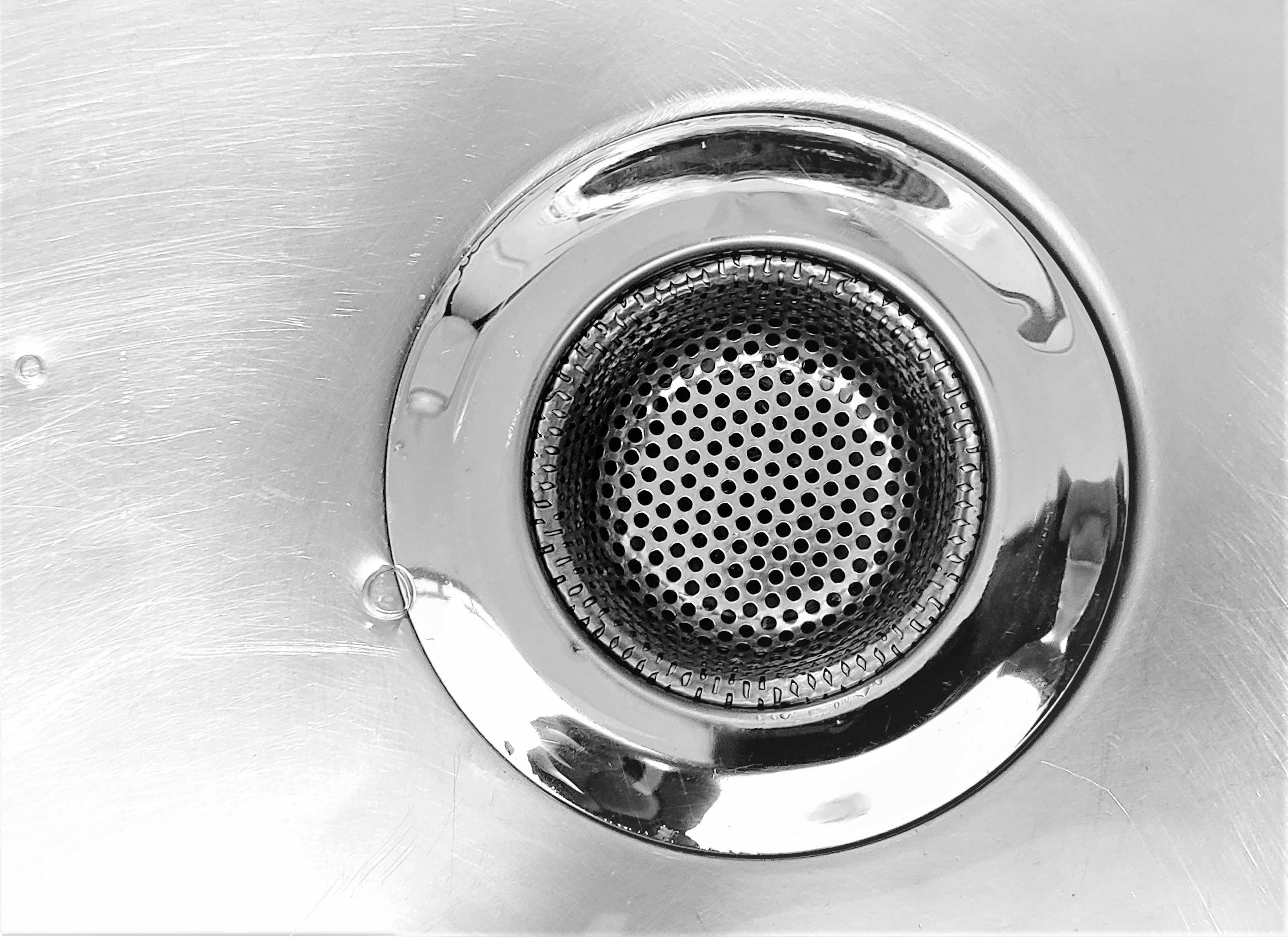 4 Valuable Tips for How to Use a Drain Snake Plumbing One