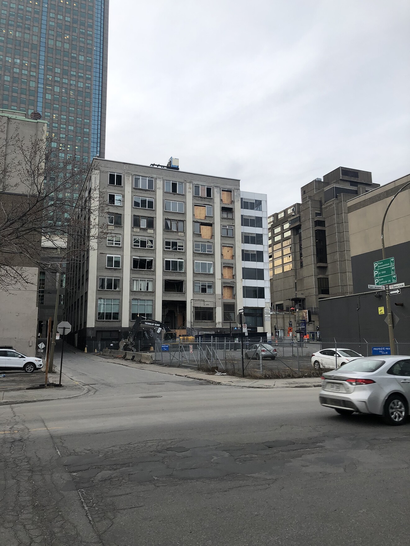 980 SaintAntoine Ouest 25 étages 19 par Dom723 Projets en planification Agora Montréal