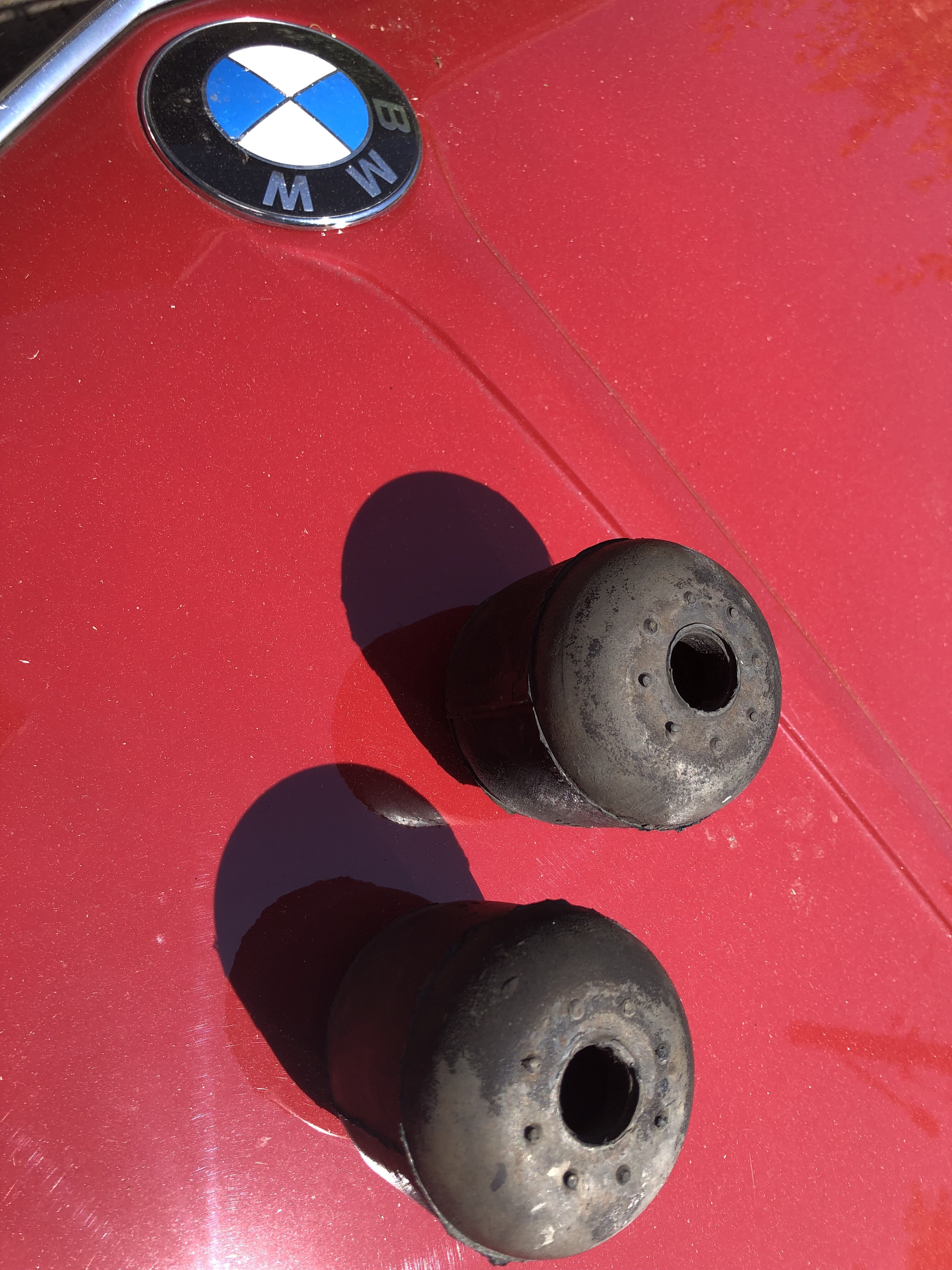 Pair of rear coil spring dampers ﻿ Suspension and Steering