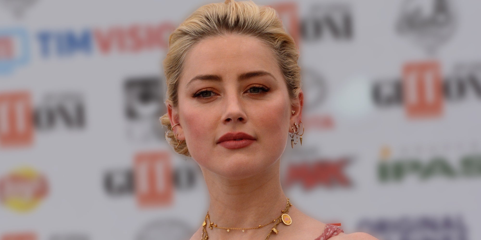 People Are Writing Violent Revenge Fantasy Stories About Amber Heard