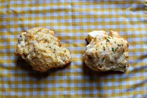 How to make your own DIY Red Lobster biscuits and Olive Garden