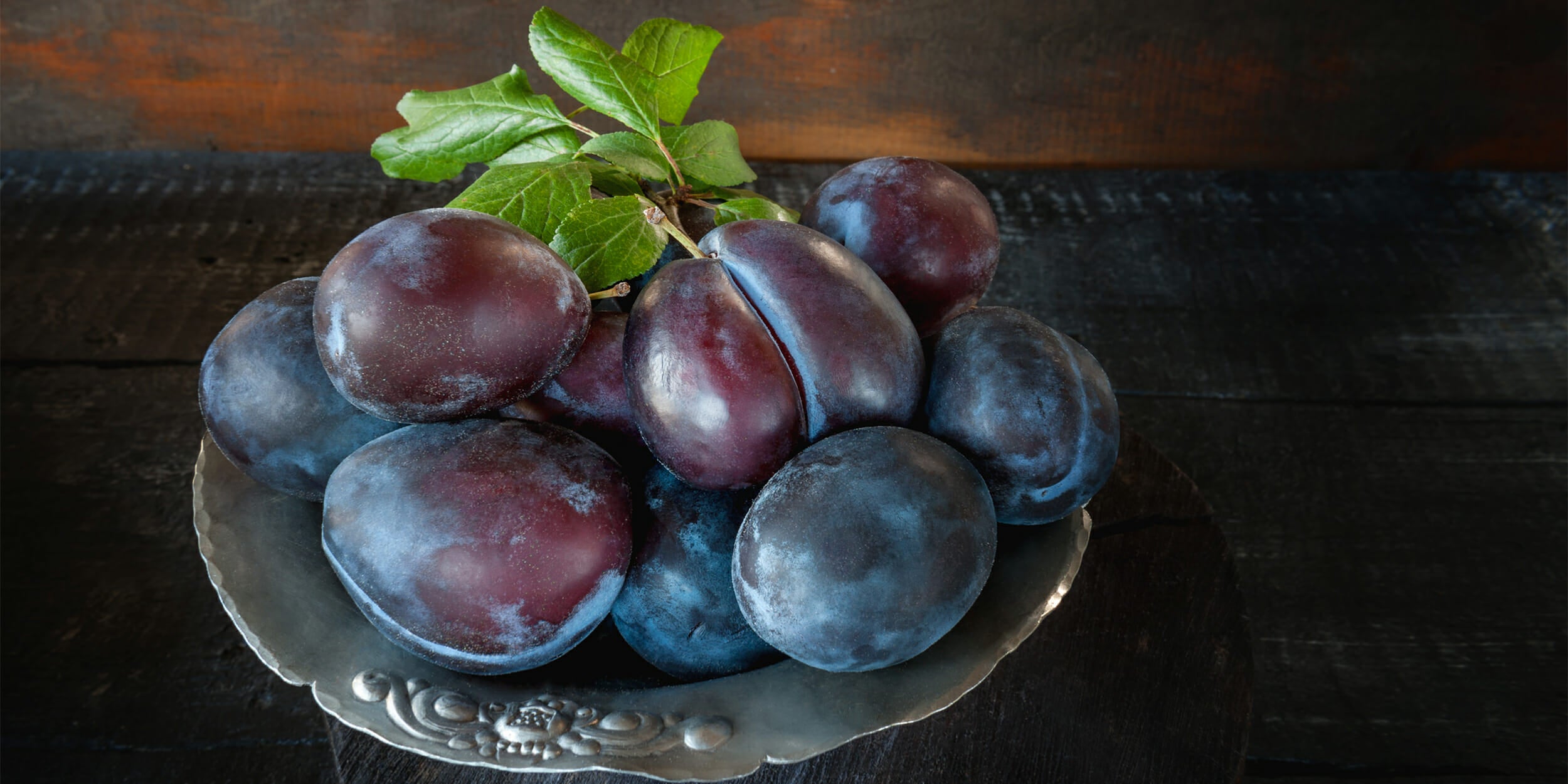 William Carlos Williams' 'Plums' Poem Is a Hilarious New Meme