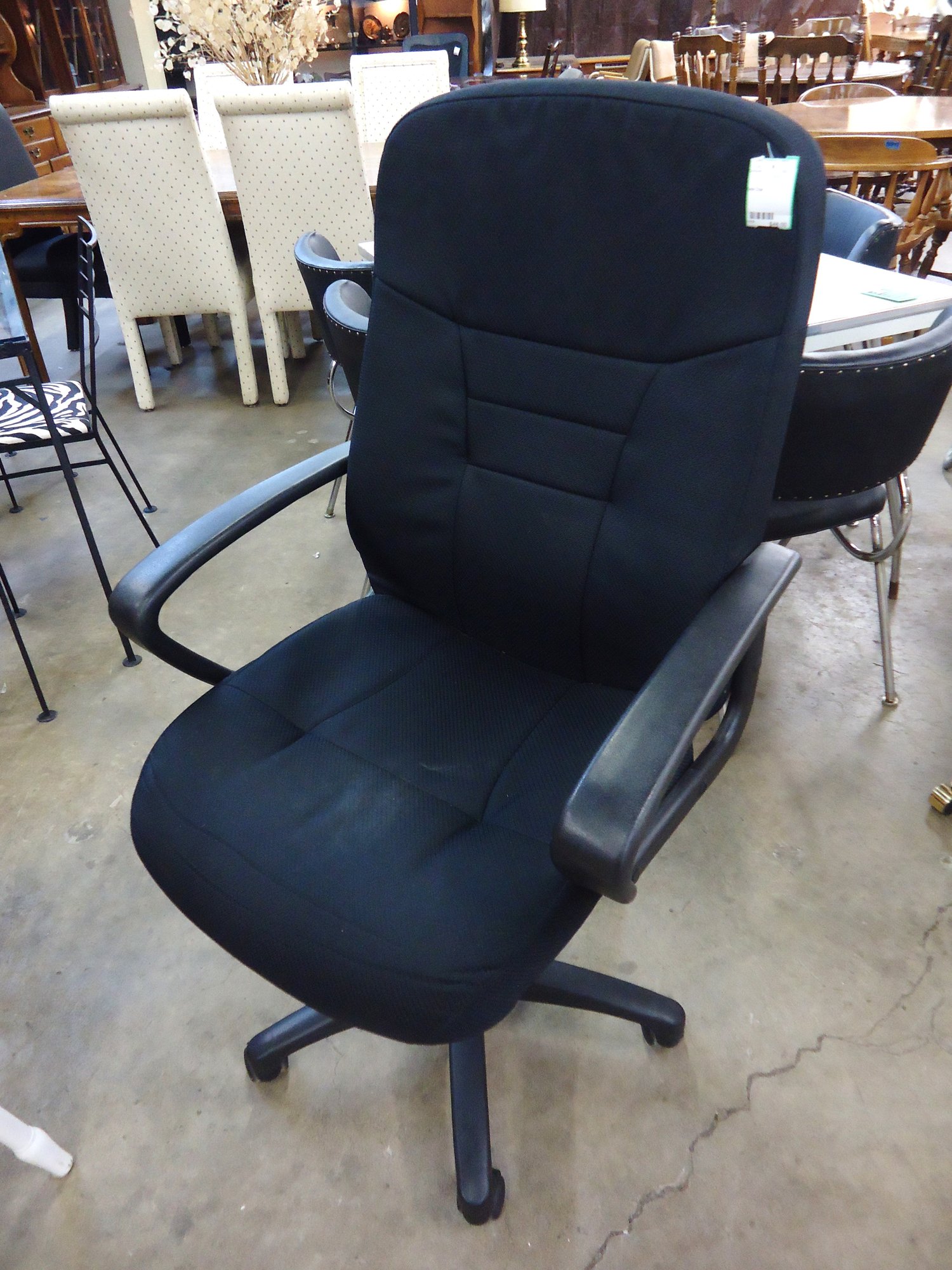 115038 Desk Chair is sold!