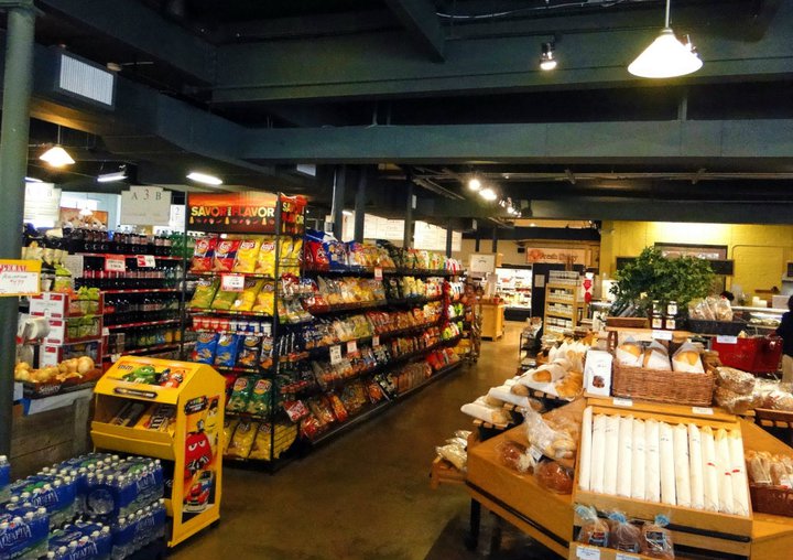 Tom's Market Warren, RI