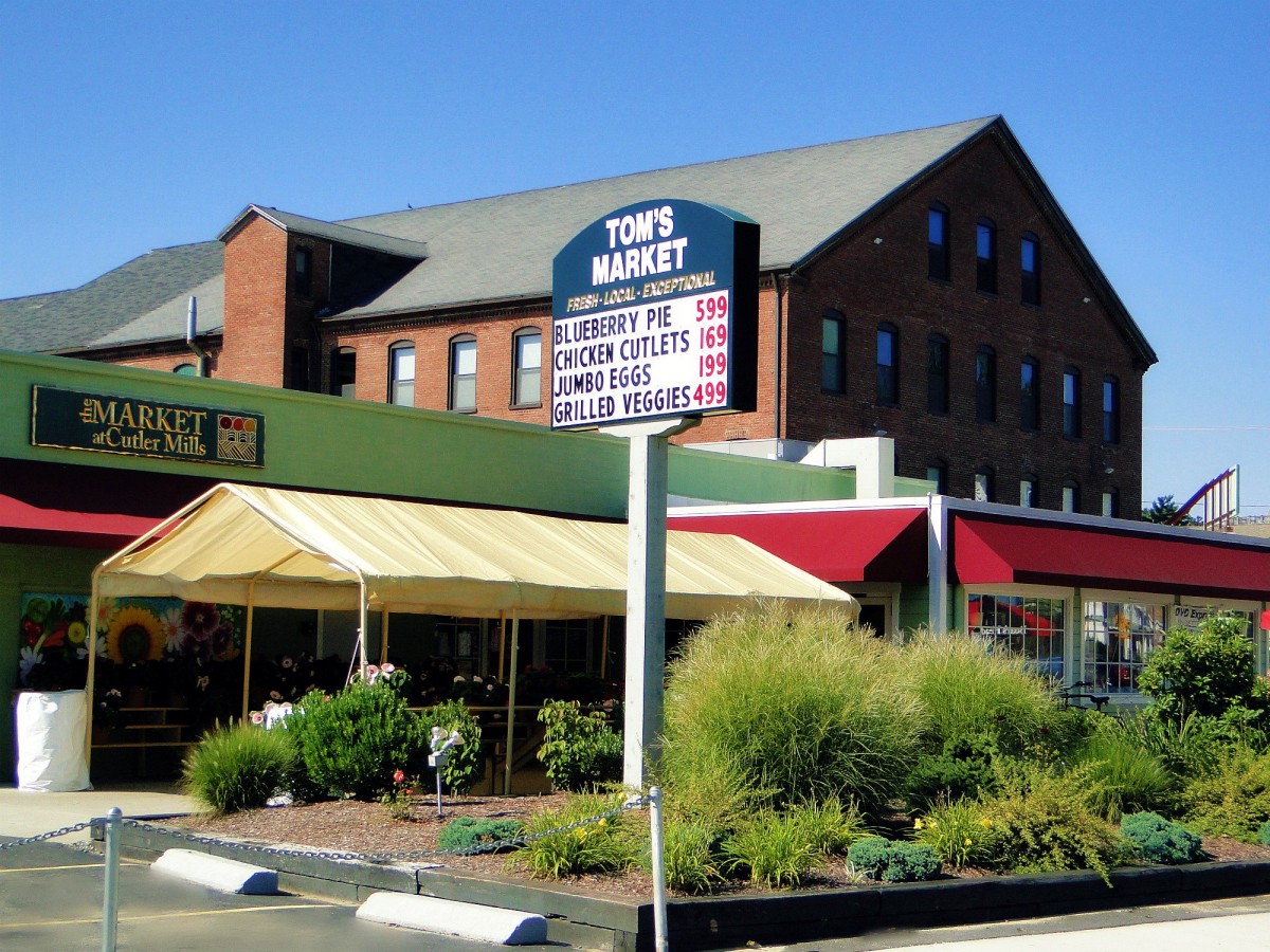 Tom's Market Warren, RI