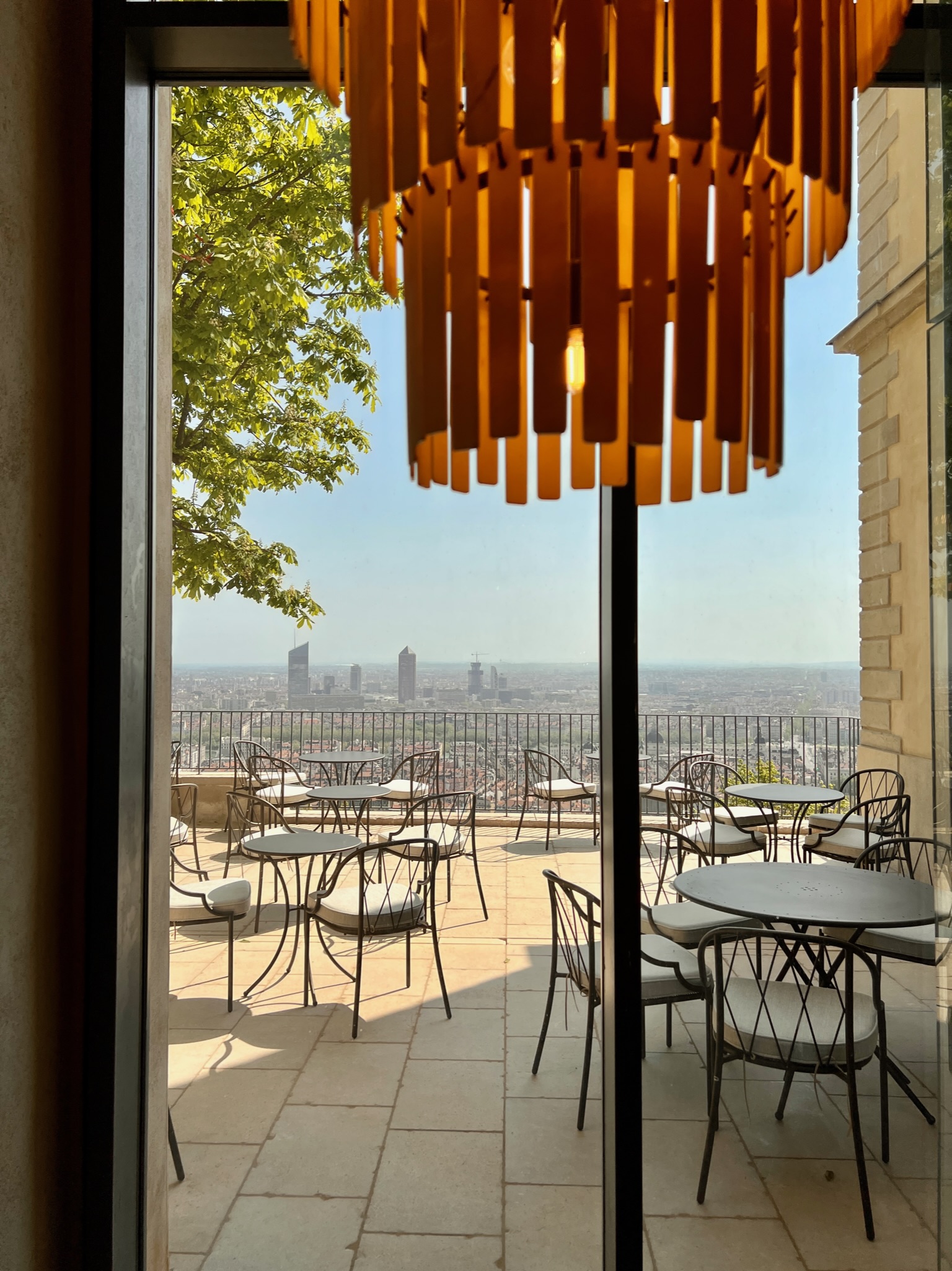 Bulle, le nouveau resto de 700 m² perché à Fourvière avec une vue panoramique sur Lyon Le Bonbon