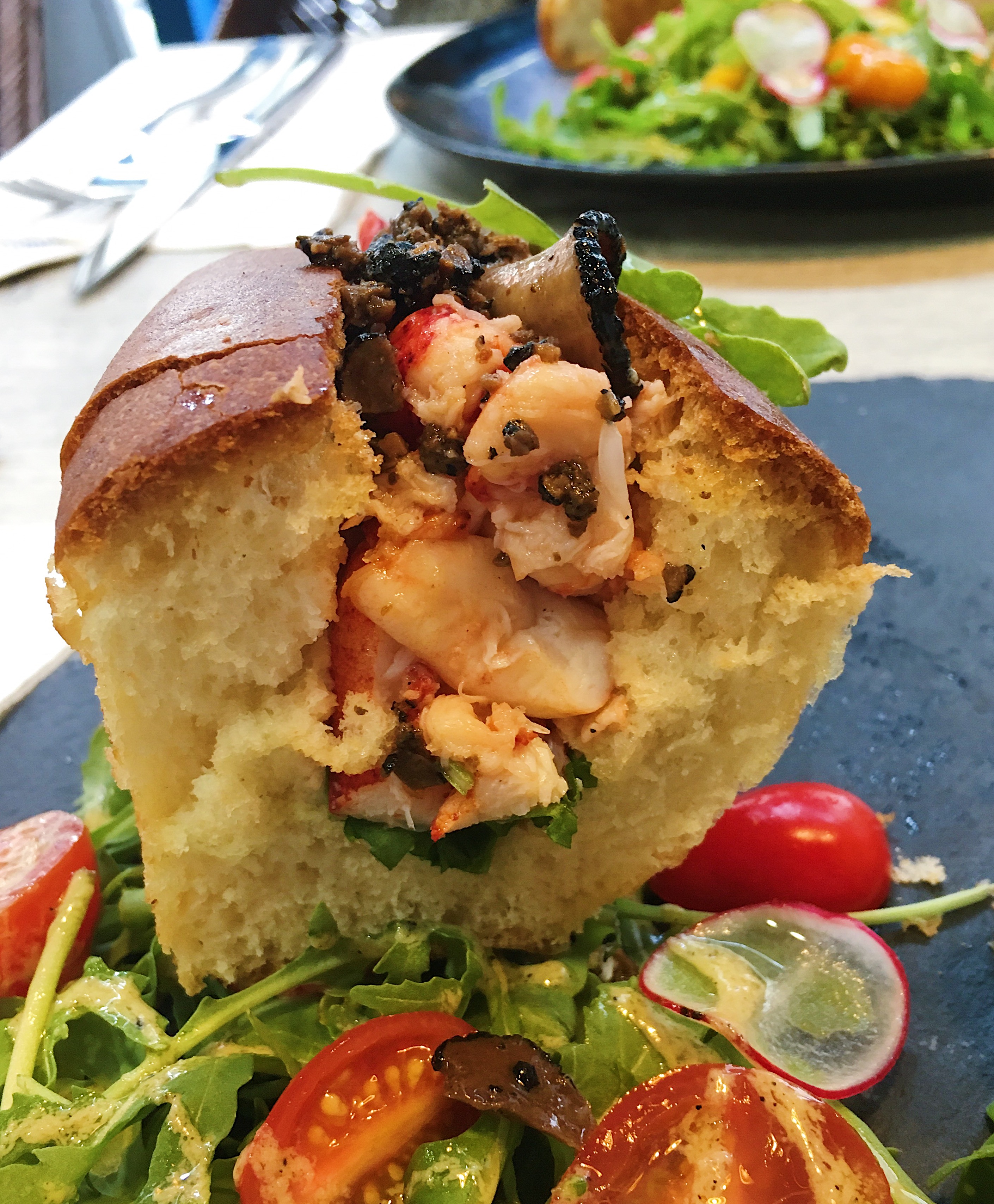 Lobsta, le lobster roll sauce niçoise Le Bonbon