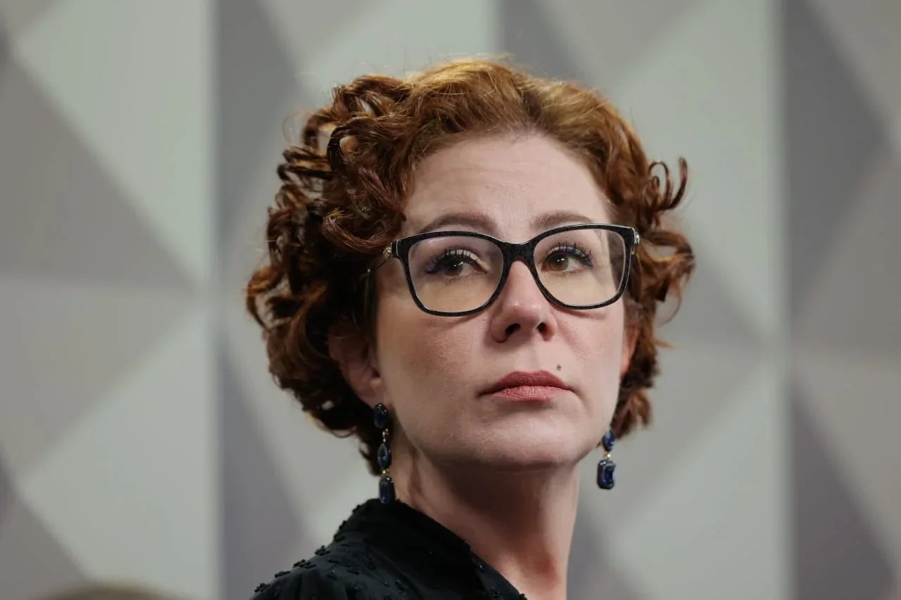 O projeto de lei que Carla Zambelli prometeu ao embaixador de Israel