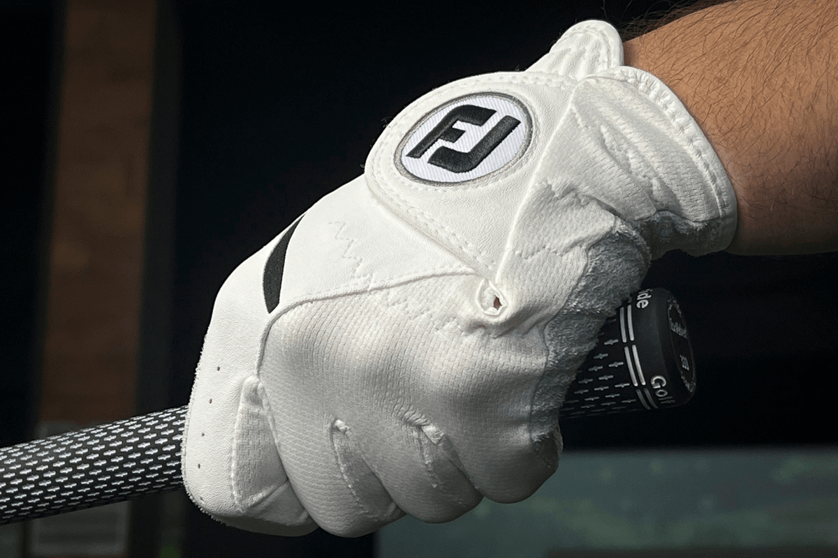 GLOVE VERSUS NO GLOVE MyGolfSpy