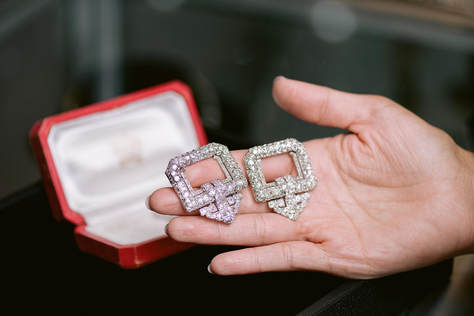 Treasure Hunting At The Las Vegas Antique Jewelry And Watch Show