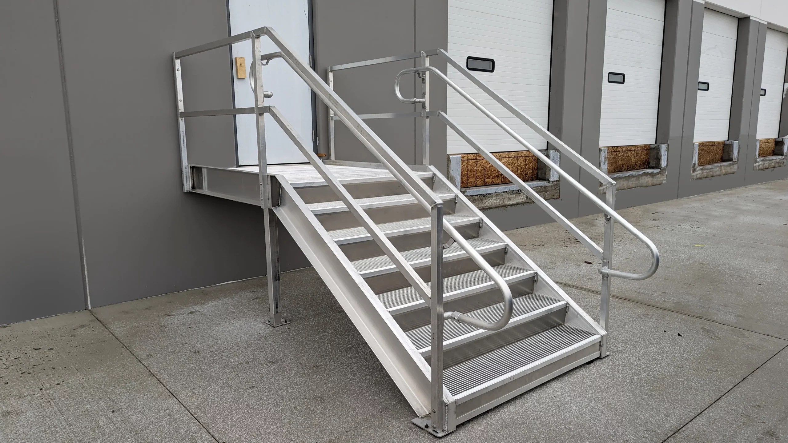Dock Step with bar grating Upside Installation