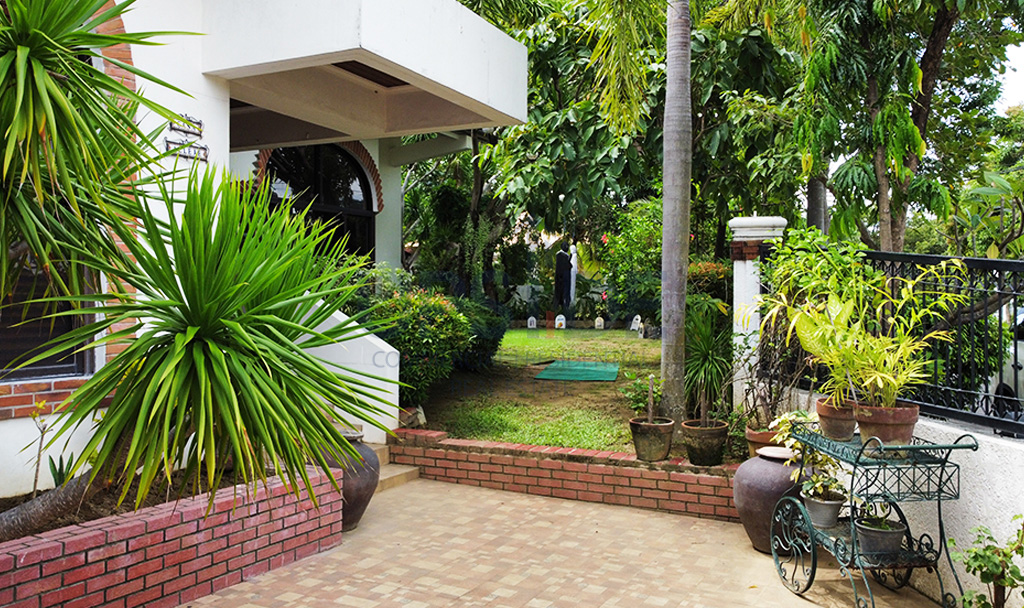 Southbay Gardens Parañaque Corner House and Lot For Sale UpsidePH