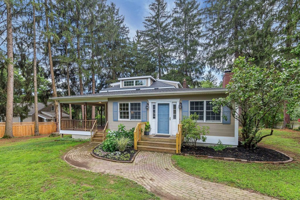 Poughkeepsie "Ranch Plus" with InGround Pool and Lots of Interior Space, 329,900 Upstater