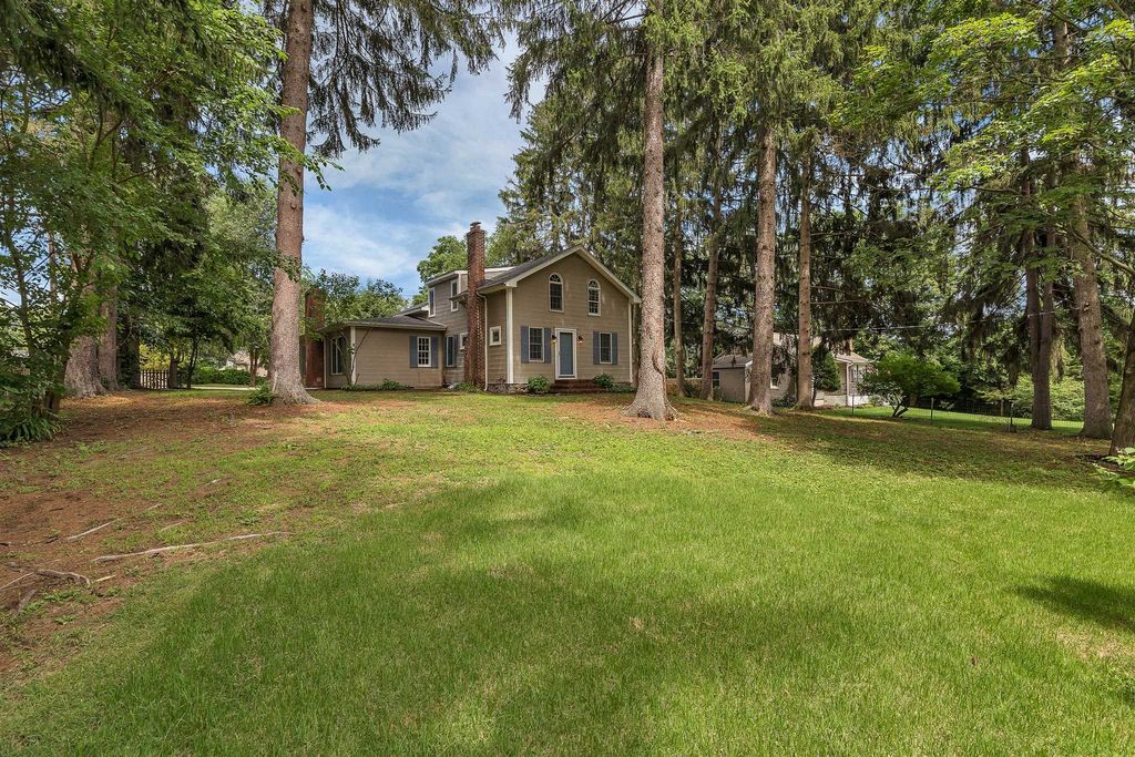 Poughkeepsie "Ranch Plus" with InGround Pool and Lots of Interior Space, 329,900 Upstater