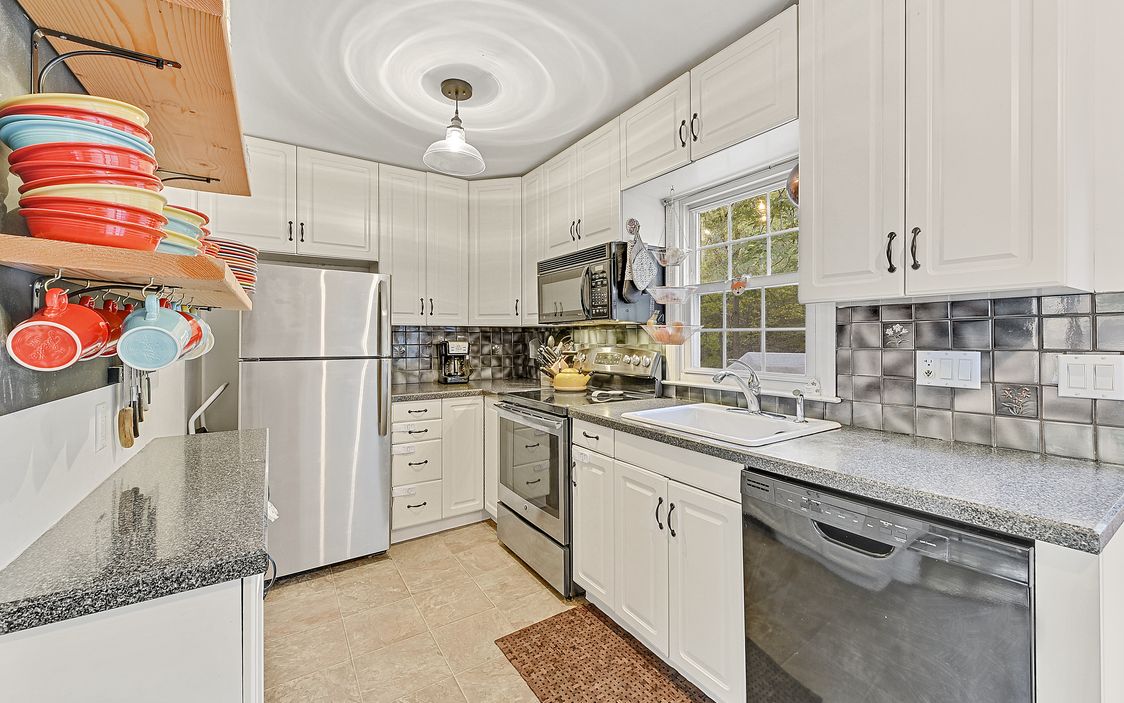 Putnam County NY lake community cottage for sale continental village