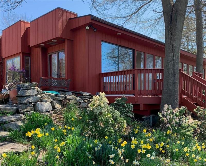 Patterson Midcentury Home in Need of Interior Renovation