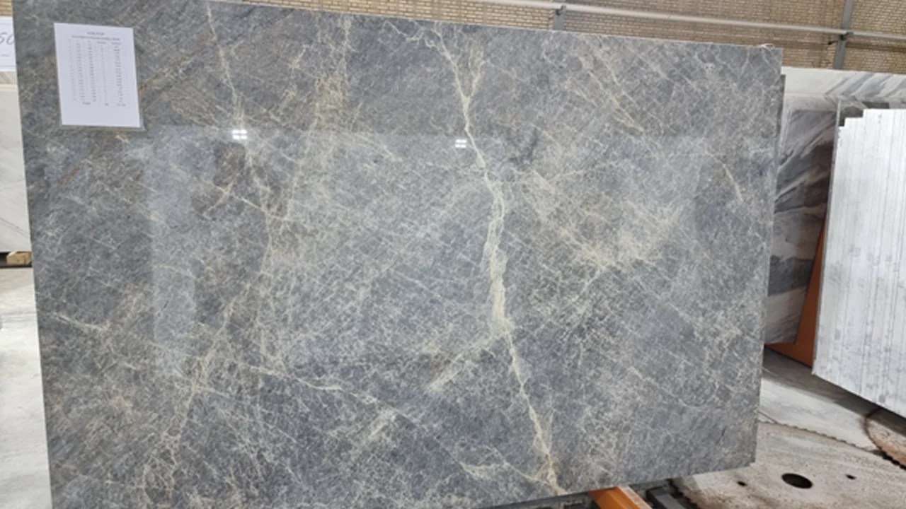 What are the differences between artificial and natural stone? UP STONE