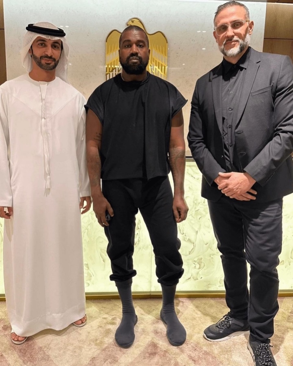 YEEZY 新型フットウェア『YZY PODS』の販売価格が突如9割引に UP TO DATE