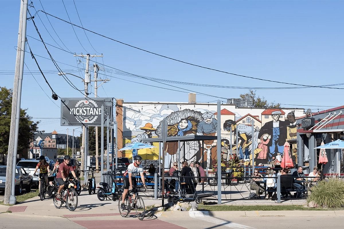 Cedar Rapids Urban Acres Real Estate