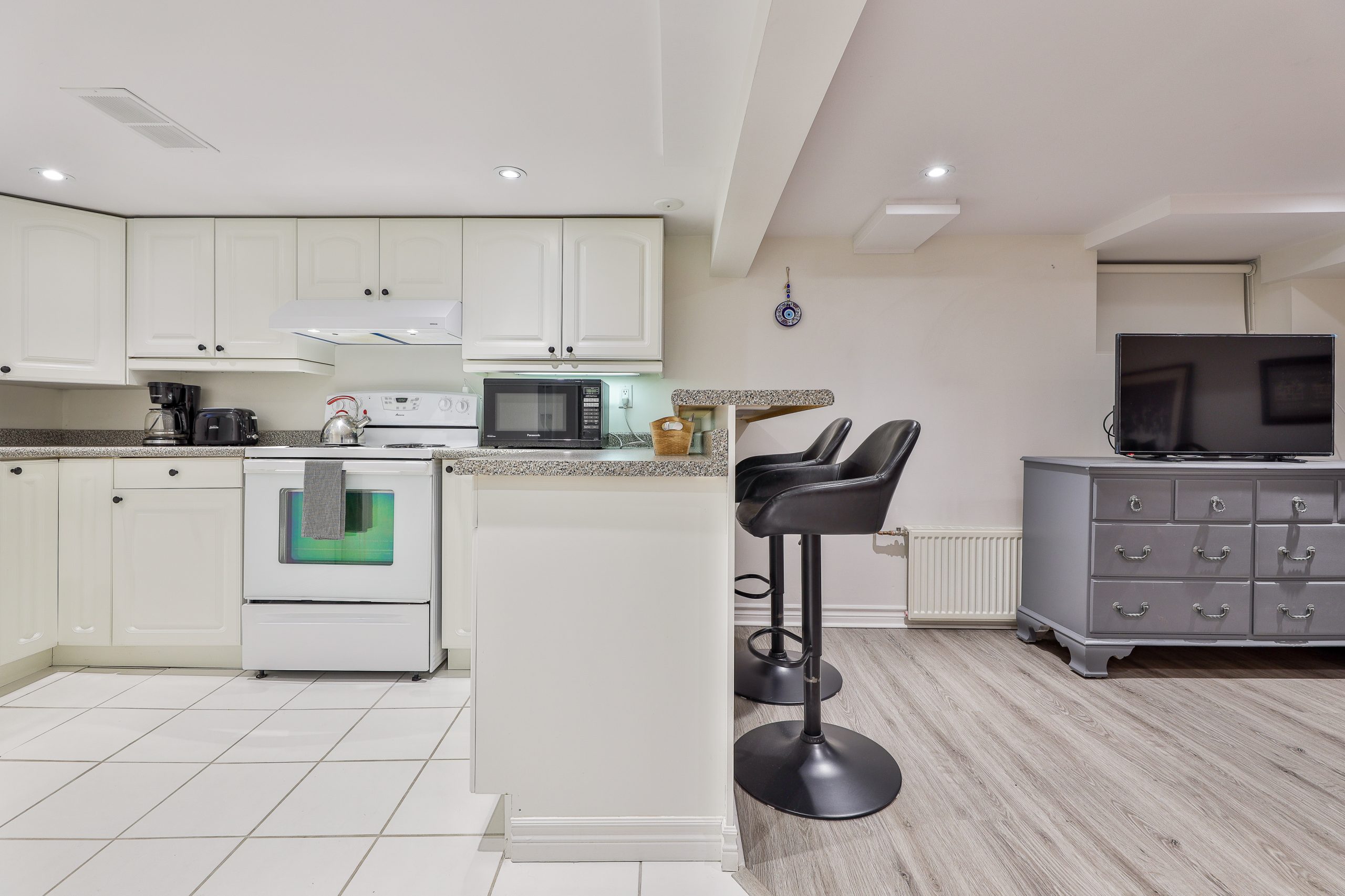 A Stately Edwardian Duplex With Lower Level Suite, Steps To High Park