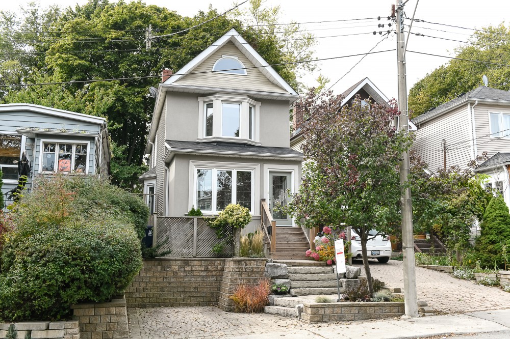 Gracious On Golfview Avenue In The Upper Beach Urbaneer