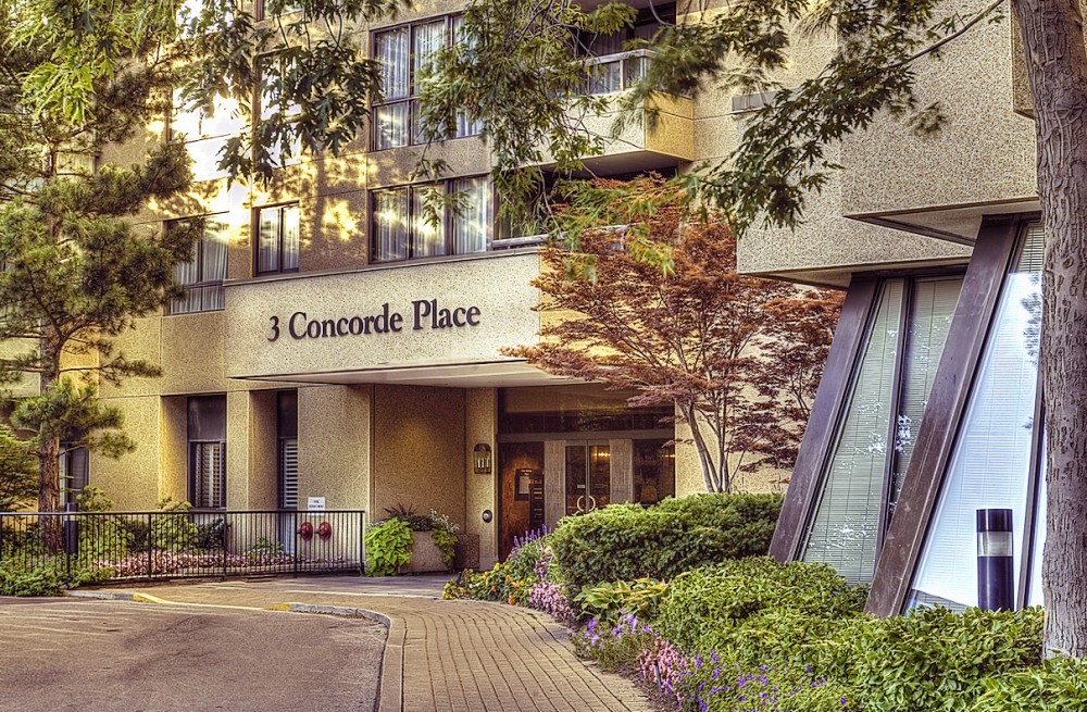 A HouseSized Highgate Condominium At Wynford/Eglinton Urbaneer