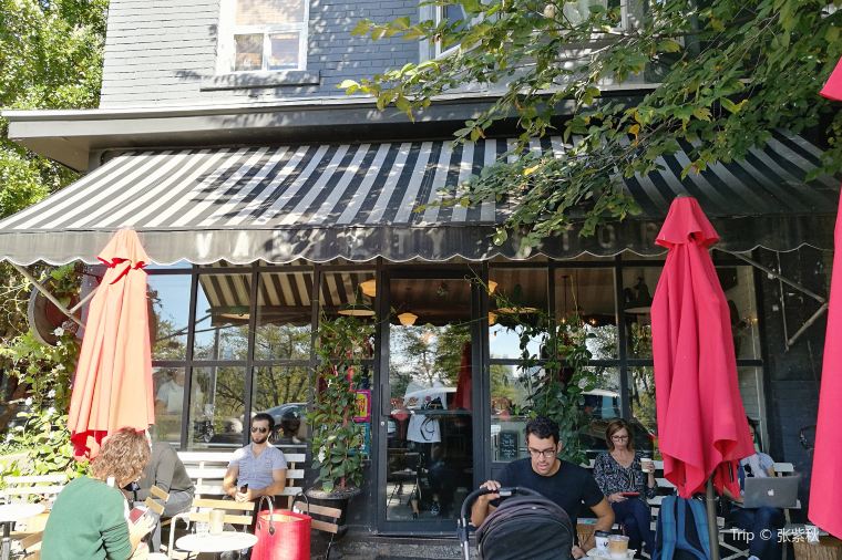 Enjoy A Brew With A View At Rooster Coffee House In Riverdale Urbaneer