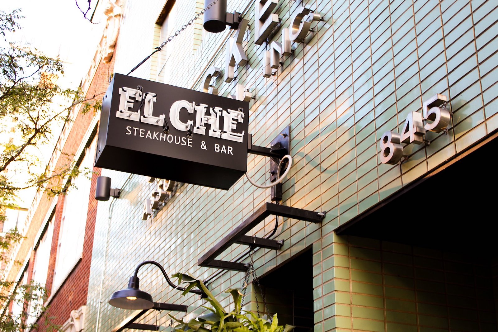 4th of July Restaurant Specials and Hotel Ideas in Chicago for the