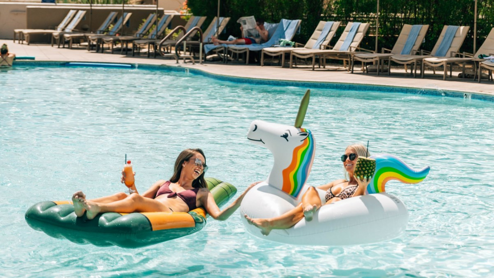 10 Best Poolside Restaurants & Bars to Visit This Summer Near Phoenix