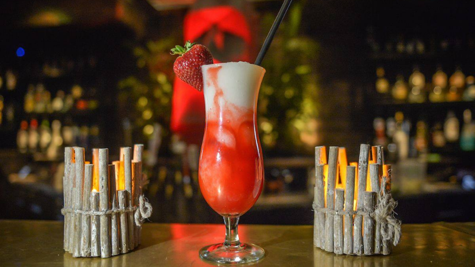6 Best Bars With Boozy Frozen Drinks & Cocktails Near Phoenix