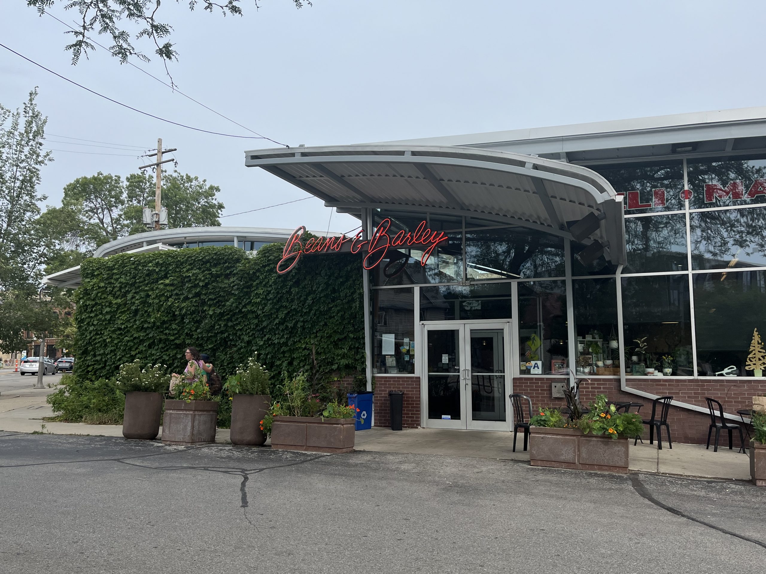 Beans Fest Celebrates Beans & Barley’s 50th Anniversary » Urban Milwaukee