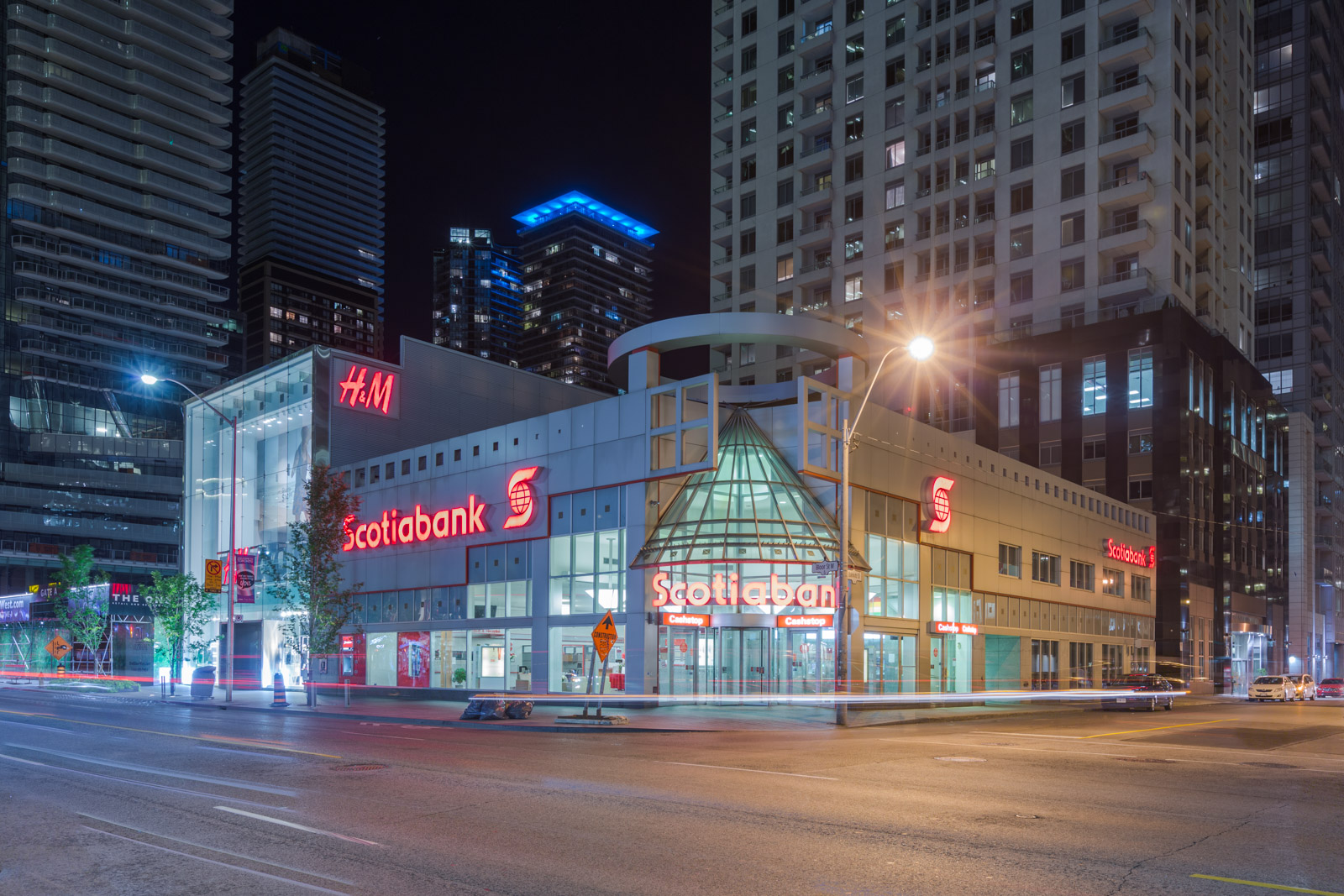 19 Bloor Street West Toronto Urban Retail Team