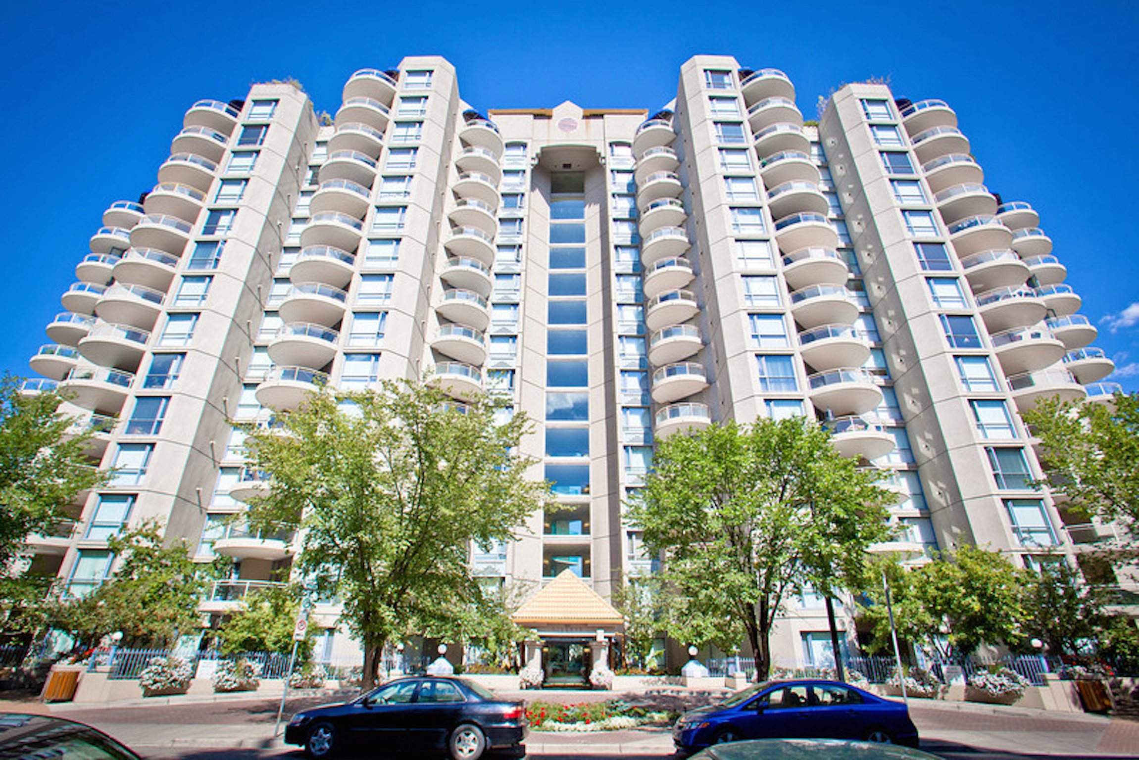 Furnished Apartment for Rent 2 Bedroom + Den