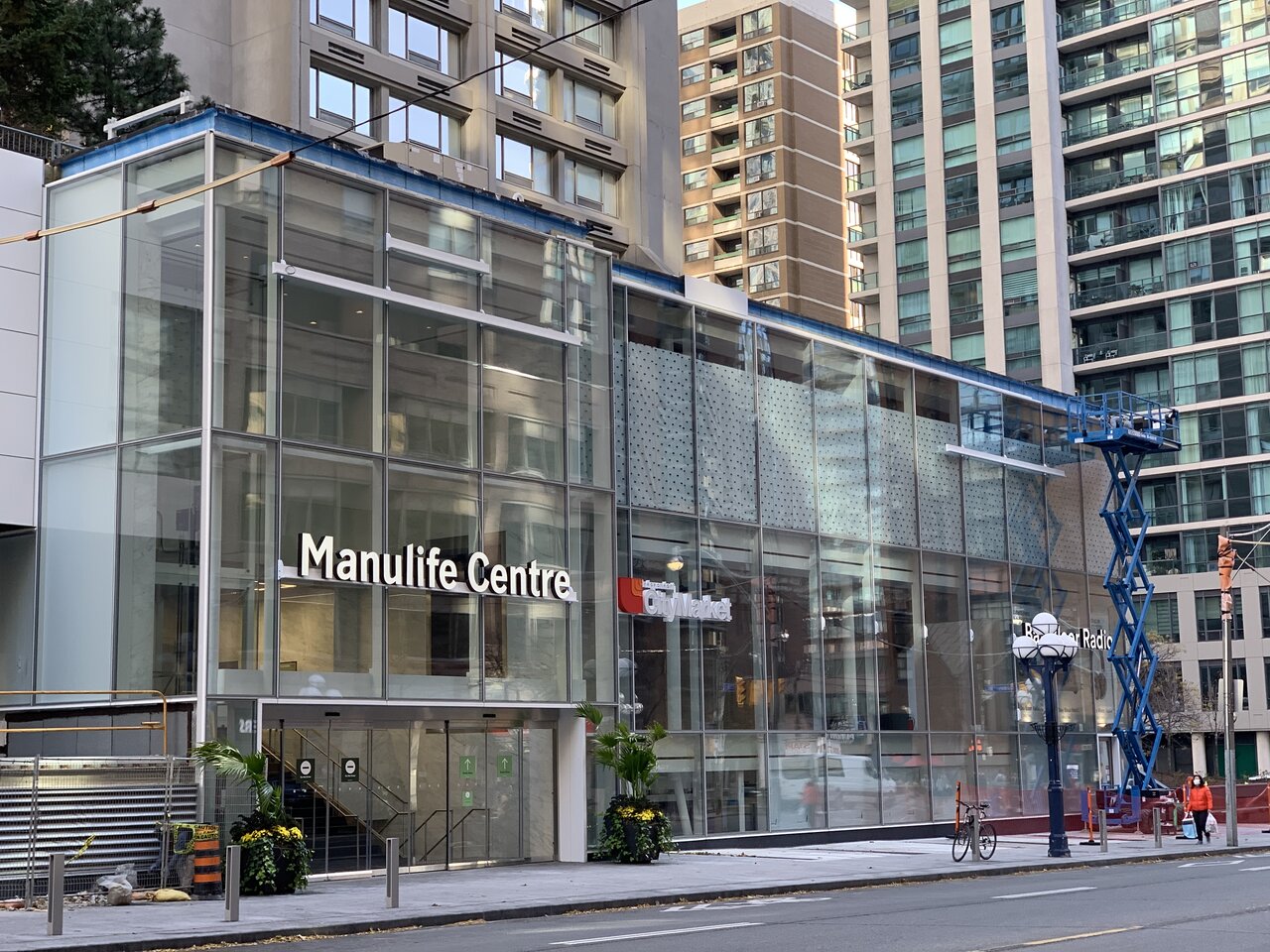 Manulife Centre Podium and Streetscape Renewal 10m 2s Manulife Real Estate MdeAS
