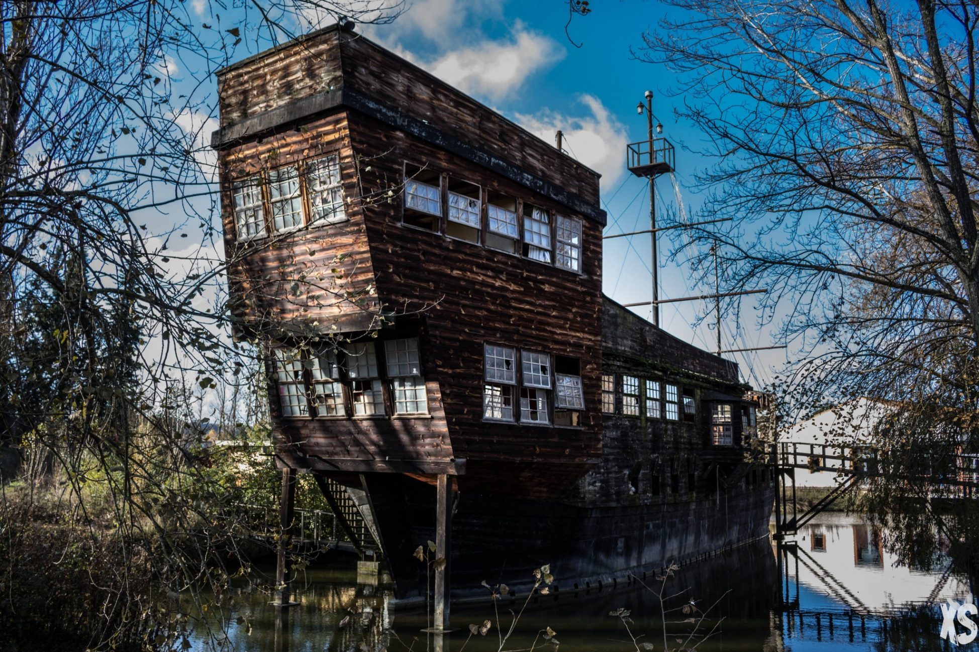 Le bateau restaurant Exploration Urbex insolite en MidiPyrénées