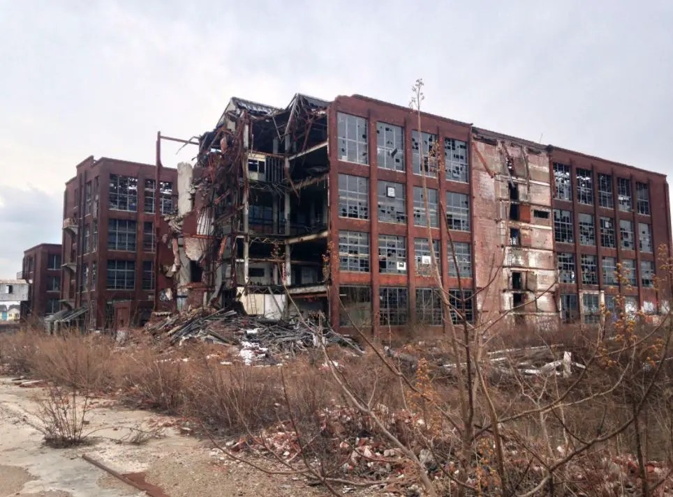 28 Abandoned Places In Connecticut [MAP]