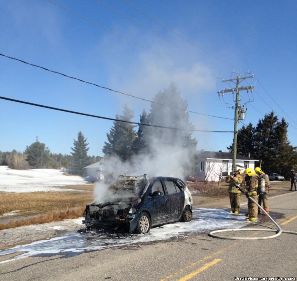 Feu de véhicule à PontRouge URGENCE PORTNEUF